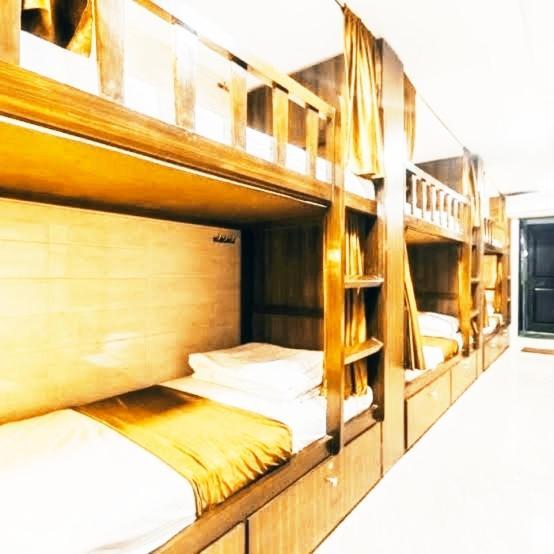Awesome Dormitory Male Only Mumbai Exterior photo